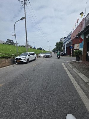 bán nhà ngọc thụy, 42m , thang máy ,gara ô tô,phun nội thất,chỉ 10 xty