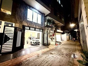 bán nhà đông ngạc, ngõ thông ô tô vào nhà, cả ngõ lát gạch đỏ cực đẹp, sát hồ, gần sân chơi.