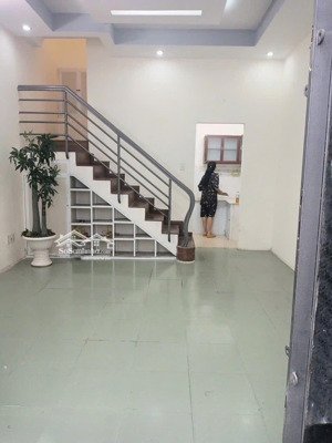 bán nhà sát hxh phạm văn hai , p2 , 34m2 , 4,98tỷ bớt ít . lh : việt anh