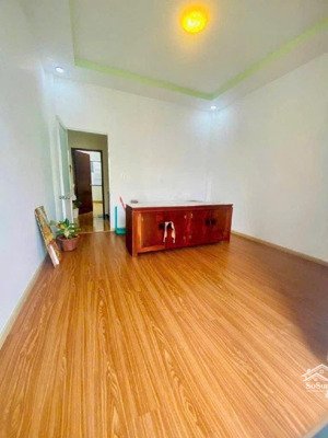 nhà 3 tầng, kdc gò cát, phú hữu
dt: 4x15m
giá: 5,2 tỷ ( thương lượng )