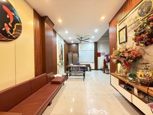 siêu phẩm! lô góc 3 thoáng phố xuân thủy. gần phố. 40m2. 4 tầng chắc chắn. sđcc. giá 7.9 tỷ.