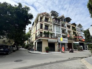 bán nhà lô góc văn quán kinh doanh cực tốt 45m/18m mặt - 13.8 tỷ view công viên