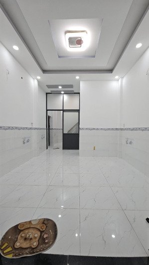 nhà rộng rãi ngay cầu nguyễn tri phương đi đâu cũng tiện