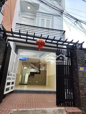 bán nhà mặt tiền lê trọng tấn cách một căn- 92m2 - 4pn - hẻm xe tải - sổ hồng vuông- giá nhỉnh 7tỷ