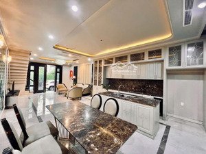 cần bán nhà hải âu vin marina cầu rào,lê chân full nội thất cao cấp chỉ 10.7 tỷ (có thương lượng)
