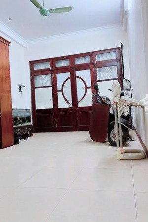 cho thuê nhà mặt phố đồng me 50m2 x 6t ô tô đỗ cửa