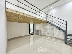 cho thuê căn hộ gác cao, sẽ lắp máy giặt riêng. dtsd 45m2, ngay nguyễn gia trí gần ngã 4 hàng xanh