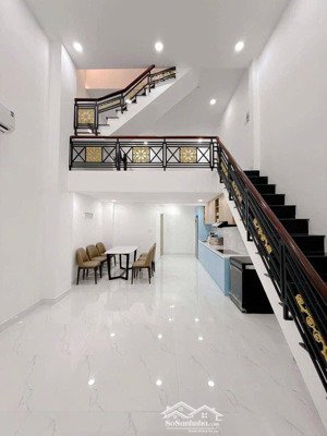 bán nhà 3 tầng full nội thất mới, sát mặt tiền huỳnh tấn phát. gía chỉ 5,6 tỷ