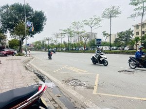 bán nhà 1 mặt phố-1 mặt ngõ-kinh doanh đỉnh không qh -giá mặt ngõ đầu tư hiếm có tại long biên!