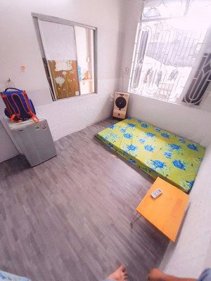 phòng full nội thất, có ban công, cửa sổ thoáng, chính chủ cho thuê