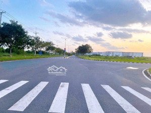 chuyển nhượng quỹ đất 1,2ha ngang hơn 100m. trong kcn tại đồng nai. cách trung tâm biên hòa 10km