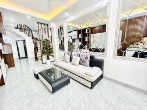 nhà mới hoàng mai - ngõ thông - ô tô đỗ cửa- nội thất đẹp 35m 6,9 tỷ
