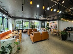 cho thuê mp nguyễn đinh thi, dt đất 300m, xd 2 tầng, mt 20m giá 20m, view hồ tây. lh 