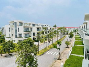 bán gấp biệt thự đơn lập view trực diện sân golf 375m2 giá 17,9 tỷ.sổ đỏ lâu dài sẵn sàng sang tên