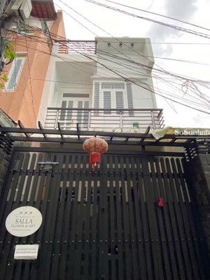 sốc! bán gấp nhà dt lớn 92m 4pn - đối diện đh công thương - hẻm thông xe tải - không có căn thứ 2