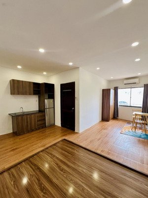 sắp trống 1p cửa sổ thoáng trần hưng đạo q5 giá tốt