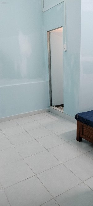 phòng gần đại học văn lang cs3, có máy lạnh