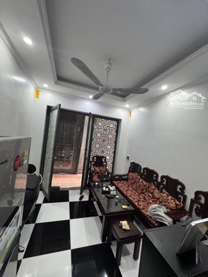 lĩnh nam- hoàng mai . hàng hiếm đúng chuẩn tiêu chí tiền ít vẫn hít nhà thơm 23m x4t . giá nhỉnh 5t