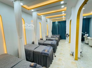 chính chủ bán nhà cách mt lê văn sỹ, q3 1 căn. bán rẻ đi mỹ. dt: 72m đất