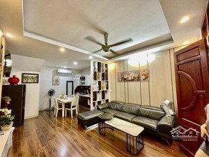 siêu phẩm dân xây gần phố gần hồ - gần cả ô tô - lân cận bách kinh xây ngay sau trụ sở võ thị sáu