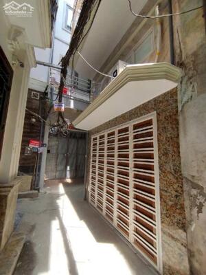 Cần bán nhà ngõ Trại Cá, 15m² x 3,5 tầng, 2PN, 2 WC, 3.25 tỷ