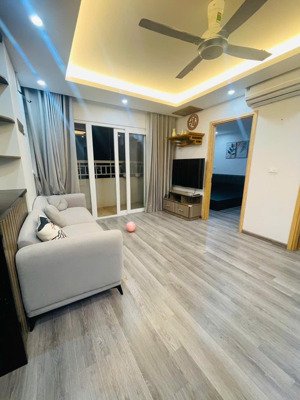 chính chủ! gia đình em chuyển về quê sinh sống, cần để lại căn 2pn, 2vs 63m2 mipec city 4.x tỷ