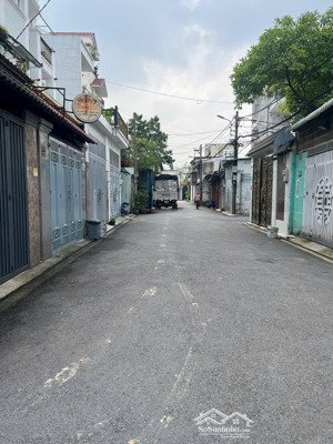 nhà ở ngay thới an 20c giáp gò vấp xe hơi đậu cửa 3,5 tầng 4 pn