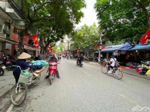 rẻ nhất mặt đường hàng kênh, dt 64m2 - mt 4m - giá chỉ 9,9 tỷ