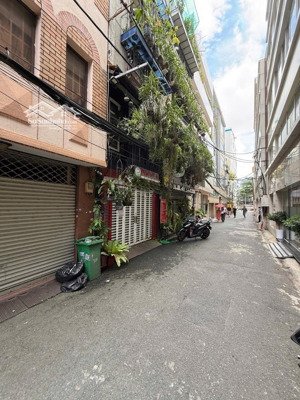 bán nhà hxh 373/ lý thường kiệt - giáp cư xá bắc hải q10, dt: 4x16m [vuông vức] 4 tầng. giá 9.5 tỷ