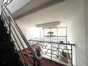 trần xuân soạn, dt 35m2, 4,3 tỷ, nhà 3 tầng, đường rộng 4m, gần lotte.