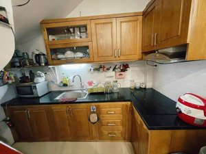 cho thuê nhà 35m*4.5 tầng, full đồ, ngõ 246 minh khai, hai bà trưng, giá 14 triệu.