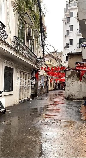 mưa không ngập - ngõ quận uỷ 68 cầu giấy mặt tiền 5,5m giá 8 t.ỷ - vừa ở vừa cho thuê.