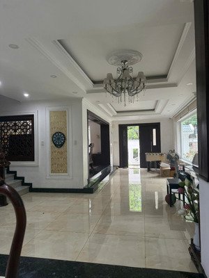 cho thuê villa giá chỉ 62 triệu/ tháng_4pn, sân vườn, full nội thất giá tốt.