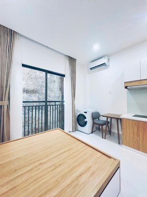 cho thuê phòng full nội thất quận 10 hòa hảo có thang máy, cửa sổ lớn, máy giặt riêng