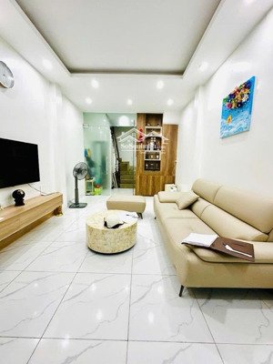 bán nhà lạc long quân, dt38m, 6 tầng thang máy, ngõ thông, gần ô tô, gần phố