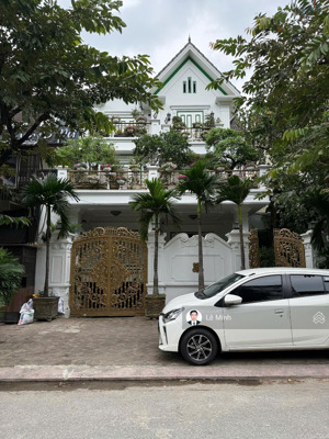 biệt thự hàng xóm louis city đại mỗ 190m mt 10m 4 tầng vị trí trục chính gần mặt phố giá 30 tỷ