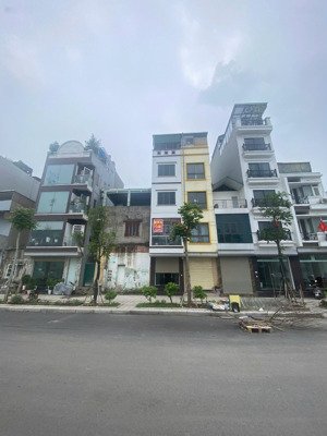 cho thuê tầng 1 để kinh doanh, mặt đường đôi mới mở phố đức giang, long biên, hn