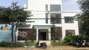 cho thuê nhà nguyễn văn hưởng dt sử dụng 500m2 1 trệt 3 lầu