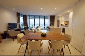 chính chủ bán căn hộ cc ngay sân bay, có hồ bơi, gym, siêu thị, s: 100m2, 3 pn, giá: 4,8 tỷ, sh