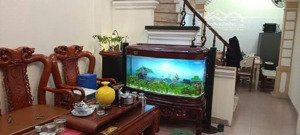 nhà 5 tầng kiên cố, sổ đỏ,l vuông vắn, gần phố, ô tô đỗ cửa, nhỉnh 10 tỷ.