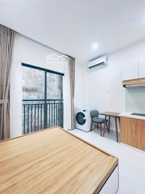 studio ban công 28m2 - máy giặt riêng - thang máy - hẻm ô tô - ngay ngã 6 nguyễn tri phương
