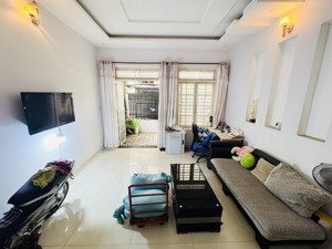 bán nhà riêng 1 trệt 2 lầu st ở ngay tại huỳnh tấn phát, quận 7, tp hcm chỉ nhích 5 tỷ, dt 75m2 đất