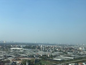 chính chủ gửi bán căn 2pn tòa sky oasis ecopark giá chỉ 4.9 tỷ/ căn 68m2. lh: 