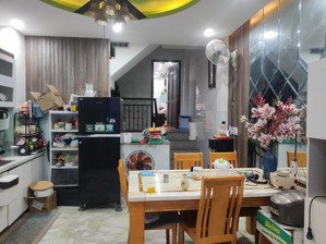 nhà đẹp 4 tầng đường bình long, dt 4x17m,giá 8,4 tỷ