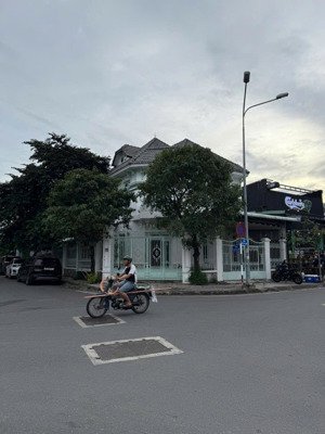 căn góc 2mt - đường kinh doanh 10.7x16m - kdc văn minh - an phú - quận 2 dt 156.5m2 - giá 36 tỷ