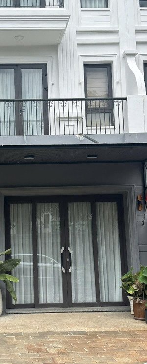 chính chủ cho thuê 2 căn liền kề l108 - l109 tại khu đô thị eco city premia - giá siêu rẻ