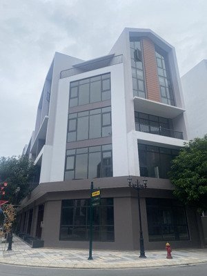 bán căn liền kề góc đẹp nhất phân khu pb