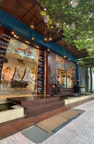 siêu vị trí - bán nhà mặt tiền đường cộng hoà tân bình dt: 7 x 25m có hẻm sau giá bán 40 tỷ