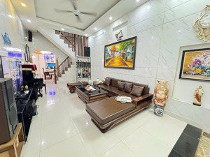 nhà đẹp phố nhật chiêu, 2 mặt thoáng, 51m², 5 tầng hiện đại