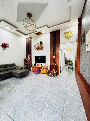 bán rẻ căn nhà đẹp kp2 trảng dài, dt 5x15m, hướng tây, giá 1.5 tỷ